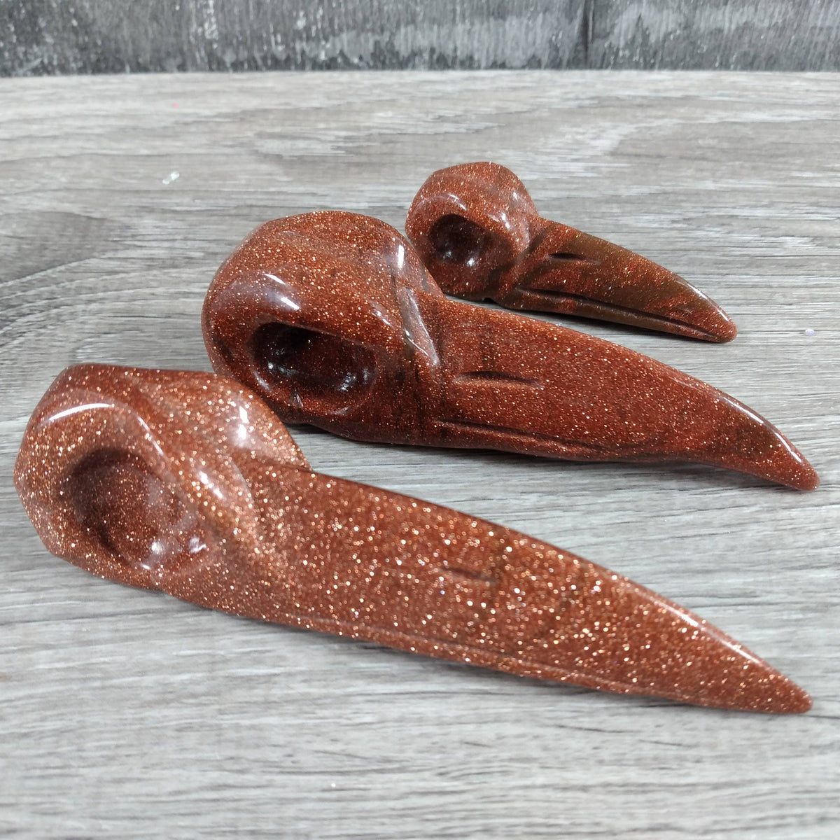 Gemstone Raven Skull Figurine – Carved Crystal Decor