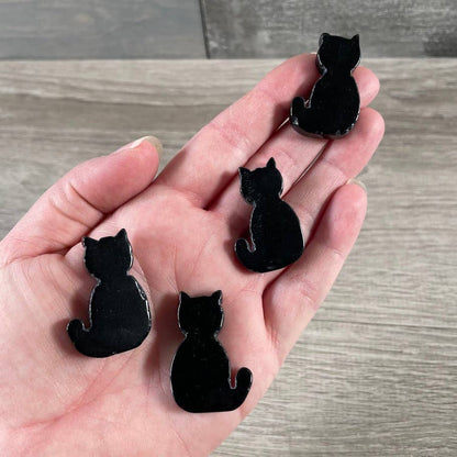 Flat Cat Figurine – Small Crystal Carving for Retailers