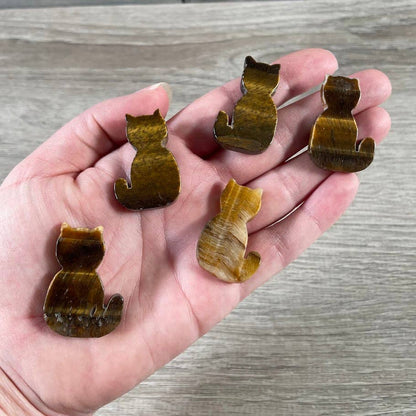 Flat Cat Figurine – Small Crystal Carving for Retailers