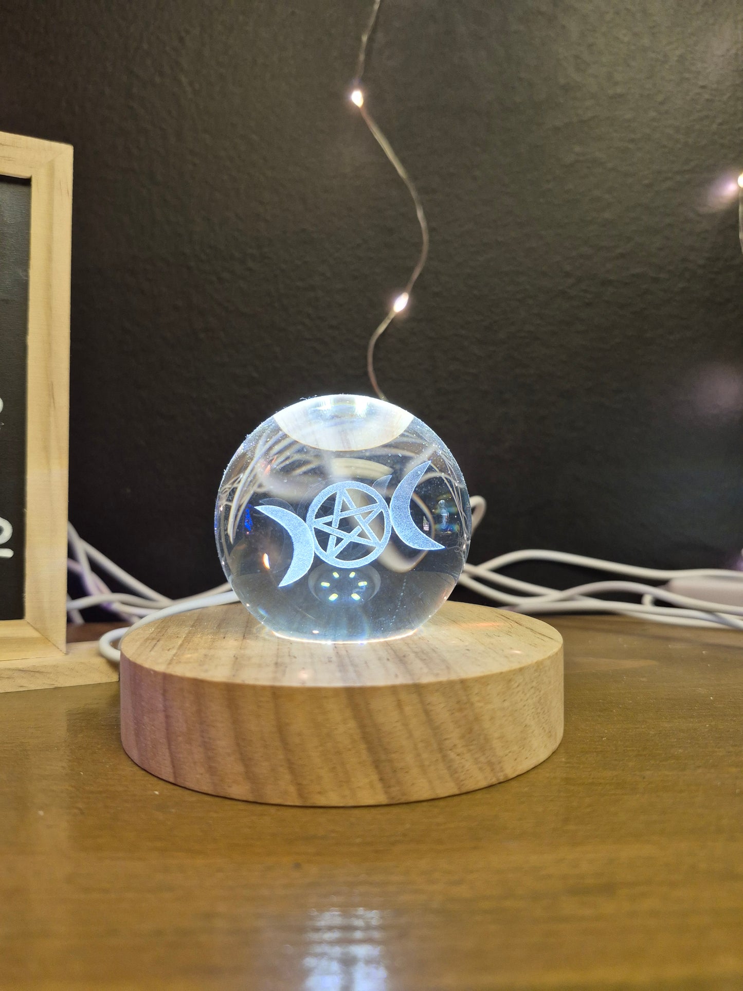 Small Etched Sphere w Base
